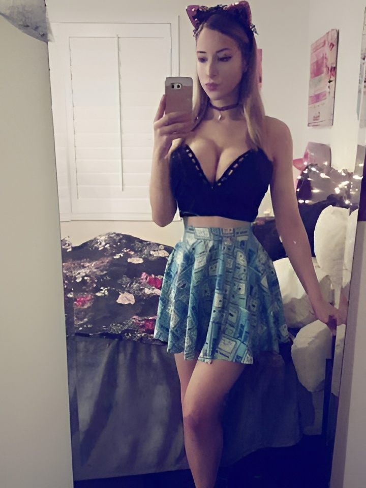 Ася привлекальеная девушка из Динская цена от 10000 руб