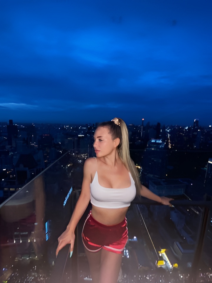 Лаура привлекальеная девушка из Динская цена от 1500 руб