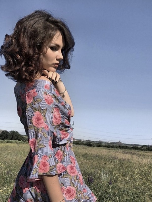 Надя привлекательная девушка из Динская цена от 4000 руб